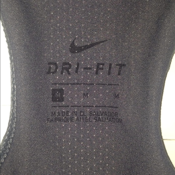 ❤️Nike Shirt ❤️ - Picture 3 of 4